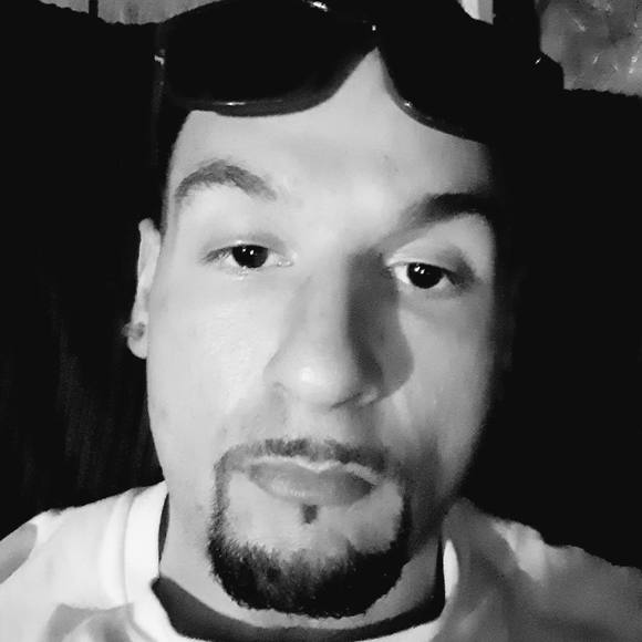 Meet your Posher, Robert - Picture 1 of 1